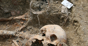 Tombe médiévale en cours de fouille à Bapaume