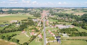 Vue aérienne de chaussée Brunehaut àThérouanne.