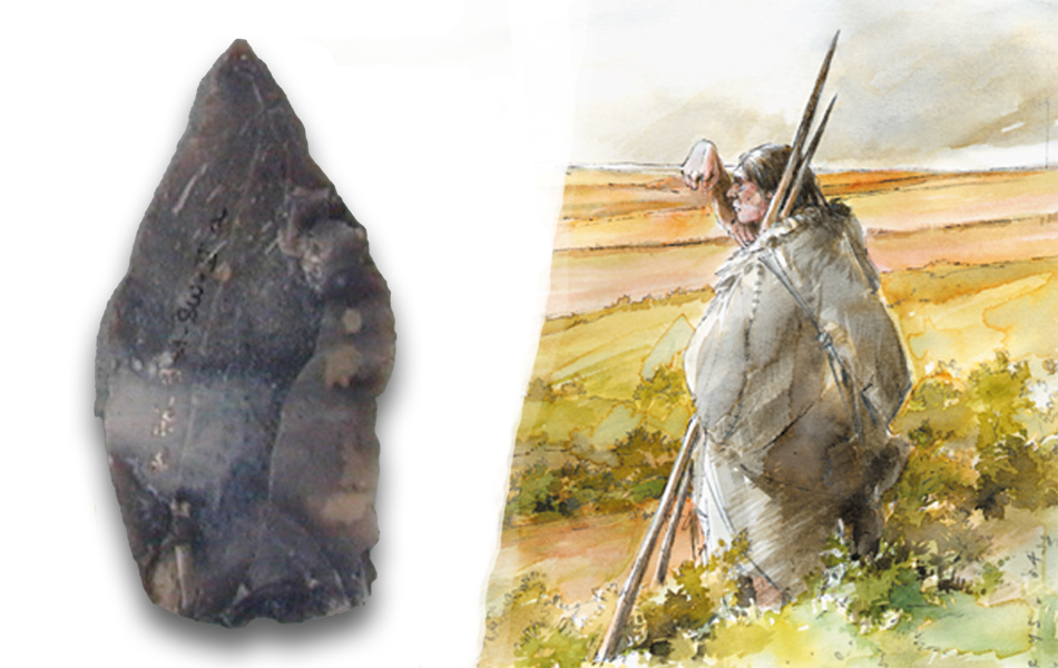 À gauche, photo d’une pointe. À droite illustration, d’un chasseur guettant une proie et il équipé de deux javelots.