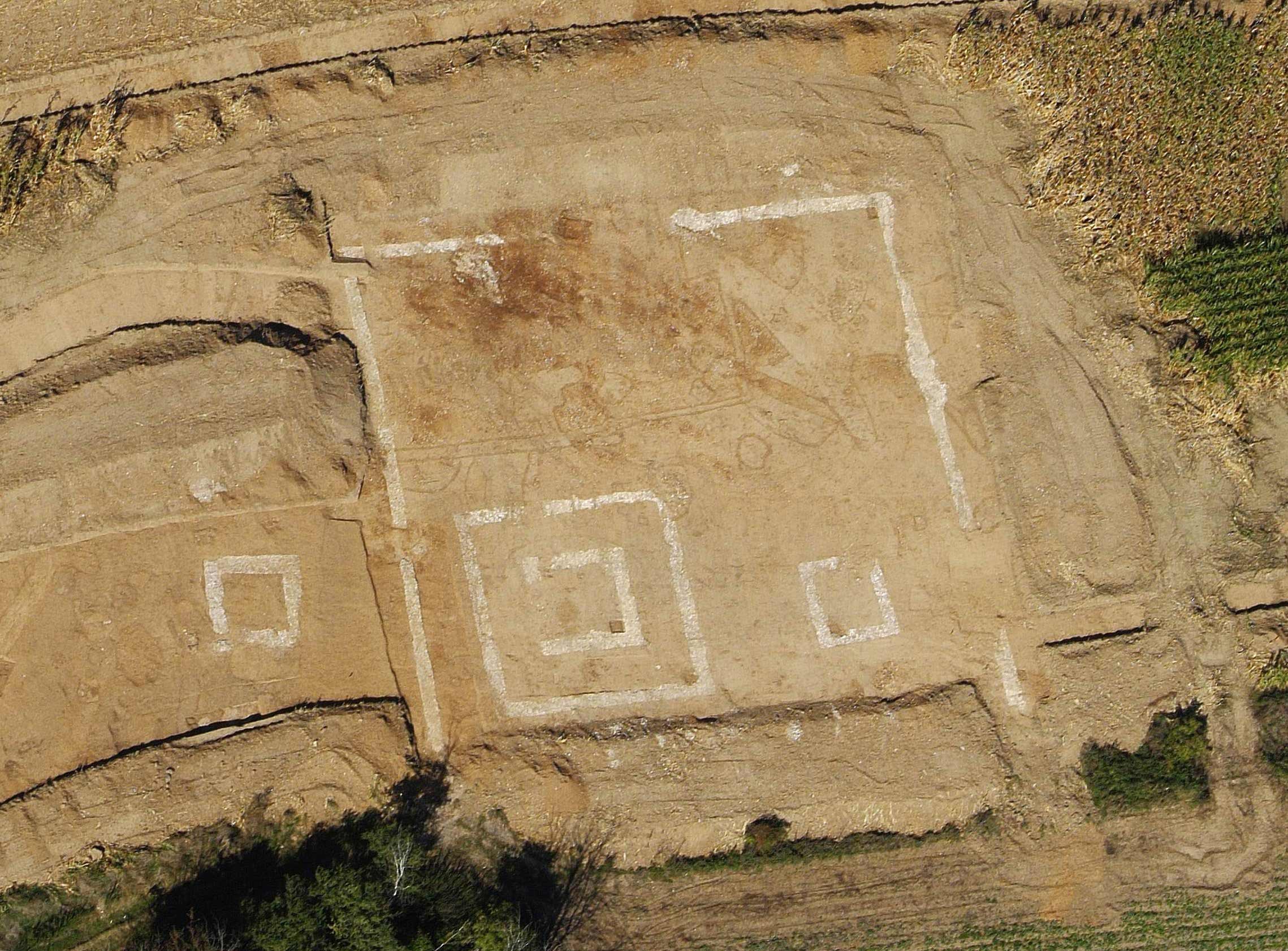 Vue aérienne des fondations du temple de Ruitz