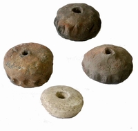 Fusaïoles en argile de l'Age du bronze découvertes à Dainville